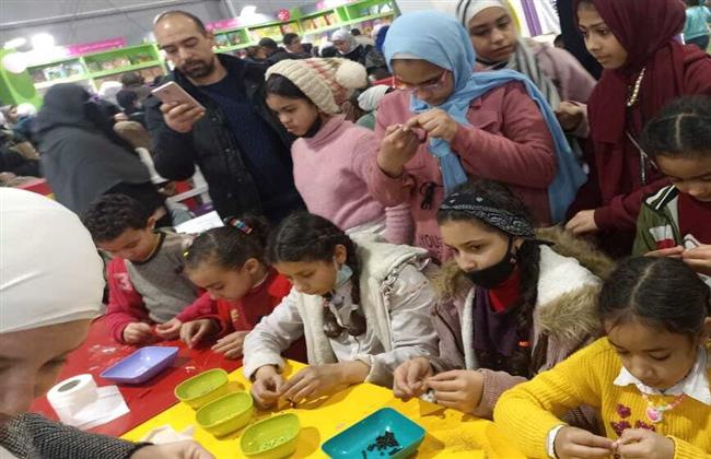 إقبال جماهيرى بركن متحف الطفل فى معرض القاهرة الدولى للكتاب
