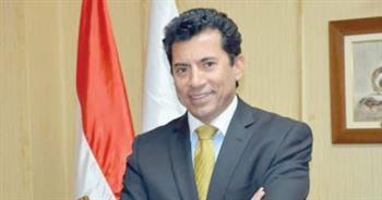 وزير الرياضة يتواصل مع بعثة الأهلى ويحفزهم على الفوز فى مباراة مونديال الأندية