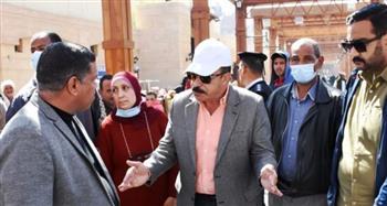 محافظ أسوان يوجه برفع الإشغالات وتكثيف النظافة العامة والإنارة بالشوارع