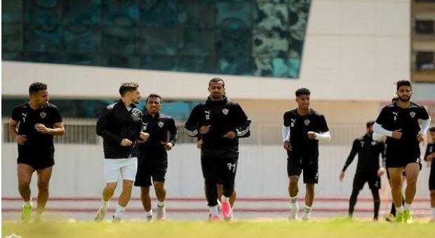 تدريبات بدنية وإطالات للاعبي الزمالك بملعب دريم