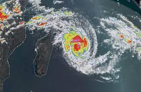   إعصار باتسيراى... مقتل 21 شخصا وتشريد أكثر من 60 ألفا فى مدغشقر