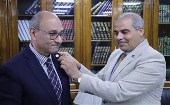  رئيس جامعة الأزهر يُكرم الدكتور ياسر البطراوي ويشيد بجهوده محليا وإقليميا ودوليا