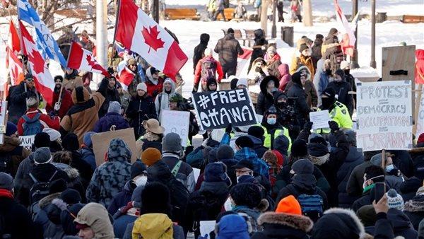 مقاطعة كندية ترفع جميع قيود كوفيد وسط الاحتجاجات