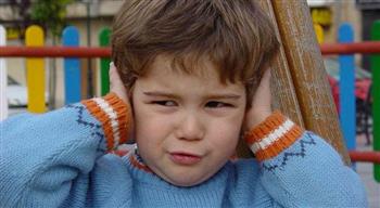   دراسة تكشف تأثير الضوضاء على تعلم الكلام لدى الأطفال