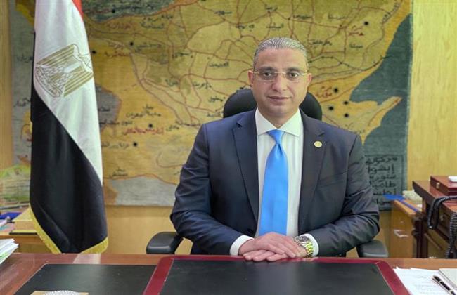 محافظ الفيوم بتدقيق وتوحيد البيانات بمشروعات مركزى الفيوم وطامية