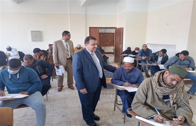 بدء امتحانات الدراسات العليا  بجامعة جنوب الوادى