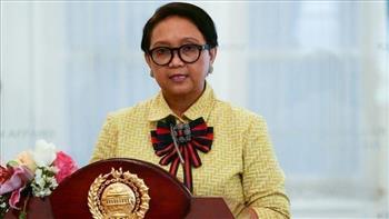 وزيرة خارجية إندونيسيا تدعو إلى وقف التصعيد بين موسكو وكييف