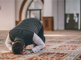  متى لا يقبل الله صلاتنا؟