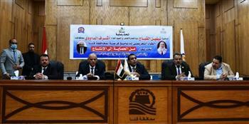 نائب محافظ قنا يشهد حفل تسليم مشروعات برنامج التمكين الاقتصادي «فرصة»
