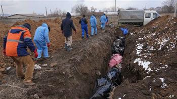   أسوشيتد برس: «ماريوبول» الأوكرانية تدفن ضحاياها فى مقبرة جماعية