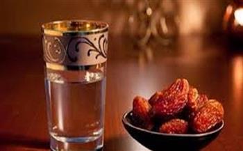 حكم من دخل عليه رمضان وعليه أيام من العام الماضي ولم يصومها