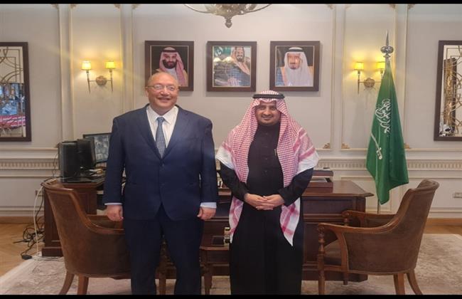 قنصل السعودية يشيد بالأنشطة والألعاب بنادى سبورتنج 