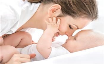   دراسة: الترابط العاطفي بين الأم وطفلها