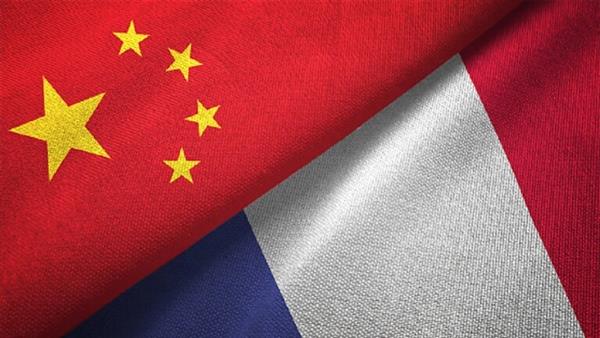وزير الخارجية الفرنسي يبحث الملف الأوكراني مع نظيره الصيني