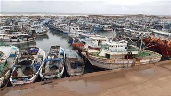   كفر الشيخ: توقف حركة الصيد بميناء البرلس لارتفاع الأمواج 