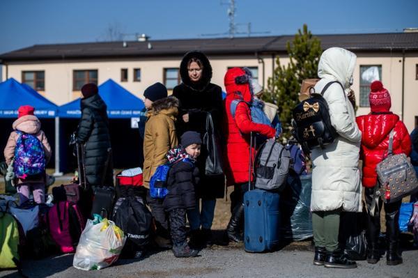 التشيك: عدد اللاجئين الأوكرانيين الوافدين للبلاد يصل قريبًا إلى 400 ألف شخص