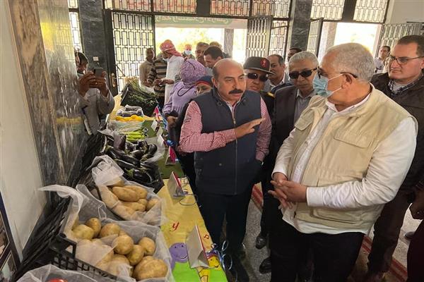 وزير الزراعة ومحافظ أسوان يتفقدان مقر هيئة تنمية بحيرة السد العالي ومفرخ صحاري السمكي