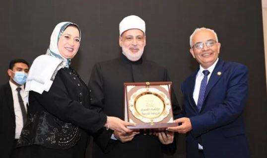 وكيل الأزهر يشارك في تكريم الطلاب الفائزين في بطولة كأس العالم لكرة اليد بصربيا