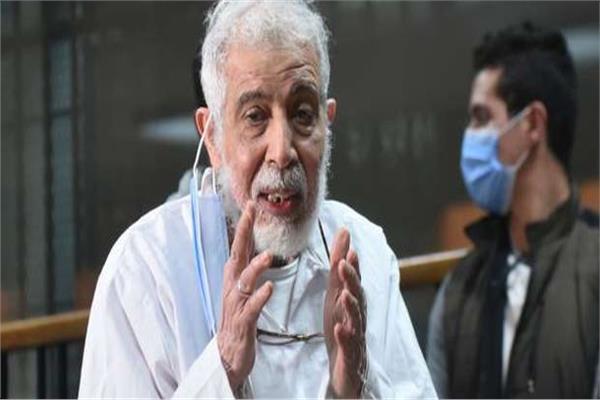 بدء جلسة محاكمة عبد المنعم أبو الفتوح ومحمود عزت و٢٣ متهمًا
