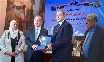 وزير القوى العاملة ونائب محافظ أسوان يفتتحا مبادرة ومعرض «قادرين نعملها» 