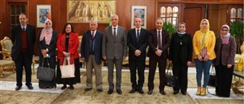 رئيس جامعة المنوفية يستقبل لجنة من الهيئة القومية لضمان جودة التعليم والاعتماد 