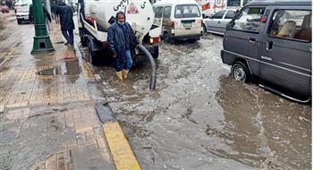 محافظ الإسكندرية يتابع تصريف تراكمات مياه الأمطار الغزيرة