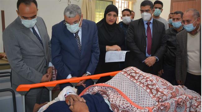 أسفر عن مصرع وإصابة 17شخصًا.. محافظ المنيا يتابع حالة المصابين في حادث «الزراعي»