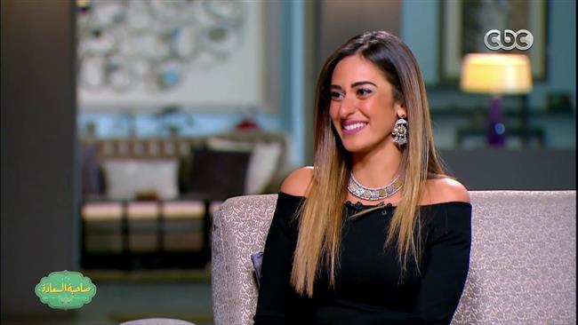 أمينة خليل تروّج لدورها في "العائدون"