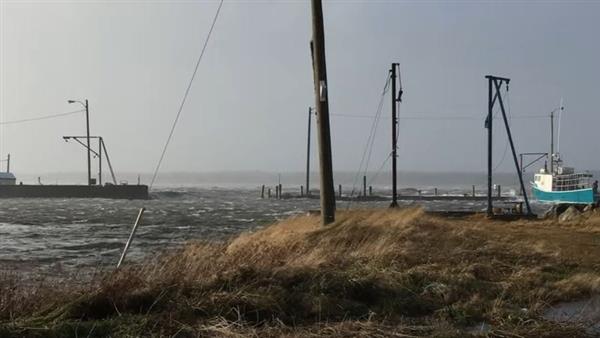 انقطاع الكهرباء عن 5 آلاف منزل جراء العواصف شرق كندا