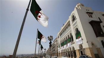   مقري: على الجزائر ألا تصدق بالإغراءات وتسلم مقدراتها للشركات الاستعمارية
