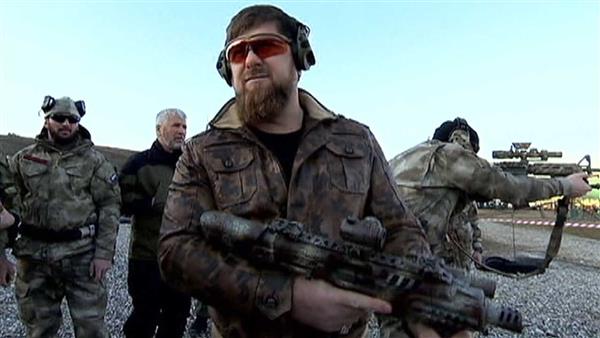 زعيم الشيشان يؤكد أنه موجود بالقرب من كييف