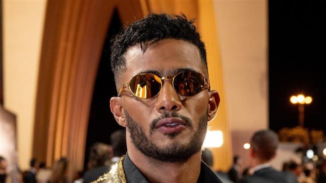 «عاوزاني أشحت» تعرف على رد محمد رمضان على هجوم أحد متابعيه عليه