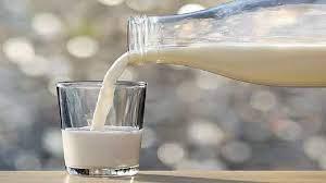   للحفاظ على صحة عظامك.. تناول كوب من الحليب يوميا