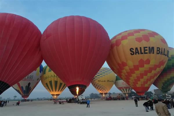 إلغاء رحلات البالون الطائر في الأقصر بسبب شدة الرياح