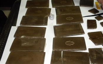  ضبط عنصرين اجراميبن بحوزتهما 165 طربة حشيش بالمنيا 