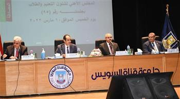   وزير التعليم العالي يستعرض اجتماع المجلس الأعلى لشئون التعليم والطلاب
