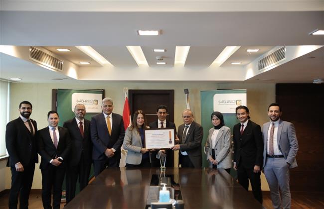 تأكيدا لنجاحه في تطبيق معايير الالتزام.. البنك الأهلي يحتفظ للعام التاسع على التوالي بشهادة التوافق