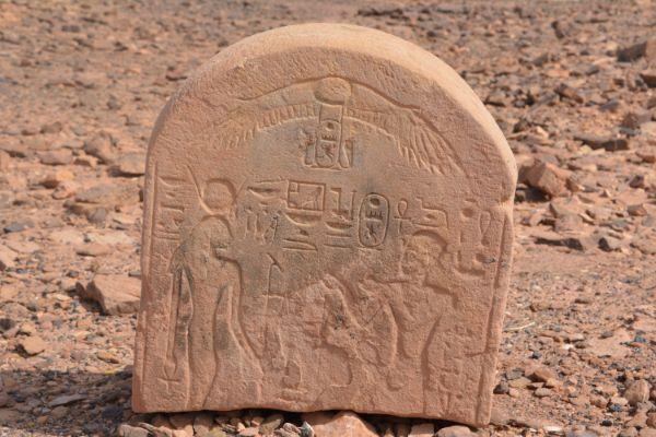 دراسة ..  نقوش سرابيط  بسيناء أصل أبجديات العالم