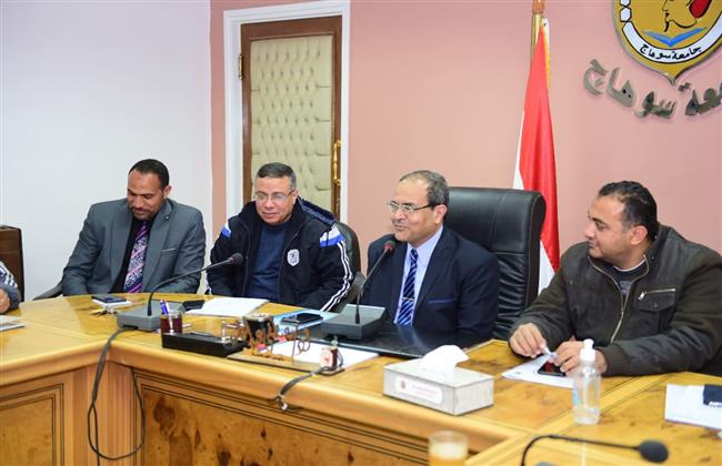 رئيس جامعة سوهاج: الهدف من تنظيم «أولمبياد الكليات» إرساء روح الحب والانتماء للوطن 