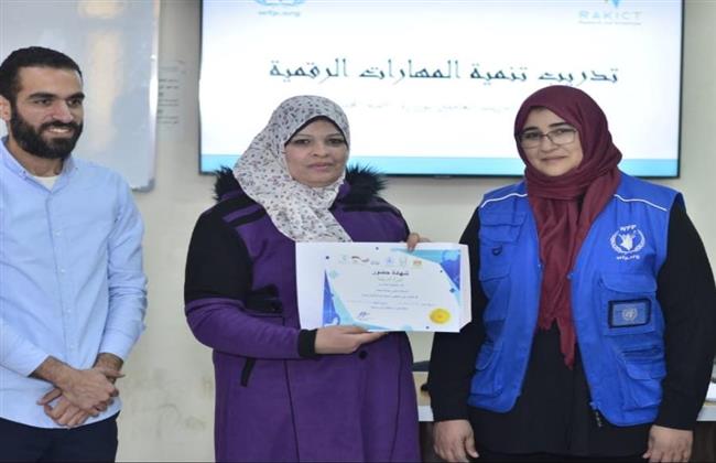 تسليم شهادات اجتياز تدريب العاملين بناصر وببا للعمل بالمراكز التكنولوجية