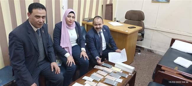جمارك مطار القاهرة تضبط محاولة تهريب هواتف محمولة والساعات الذكية 