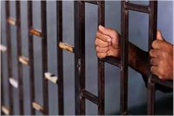 الحبس سنة مع الإيقاف والمراقبة لـ4 أشخاص عطلوا وسائل النقل في الشرقية