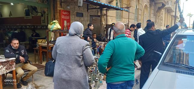 التحفظ على 50 شيشة من المقاهي المخالفة بالإسكندرية