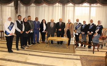   رئيس جامعة عين شمس يفتتح ندوة «ألف باء سياسة»