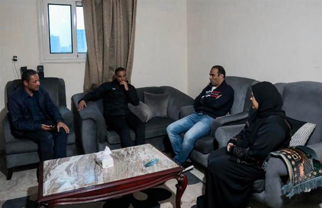 وفد الأهلي يزور أسرة زياد إيهاب.. والخطيب يؤكد: النادي لن يتخلى عن أبنائه