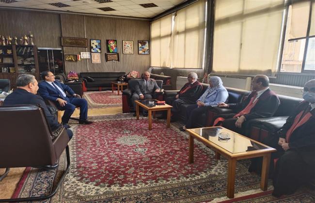 «رئيس جامعة الزقازيق» يستقبل نائب وزير التربية والتعليم 
