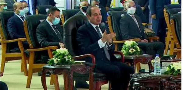 الرئيس: لن نبني مسجدا بمكان دون أن يكون بجانبه كنيسة