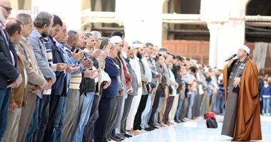 حكم الجهر بالبسملة..هل تبطل الصلاة؟