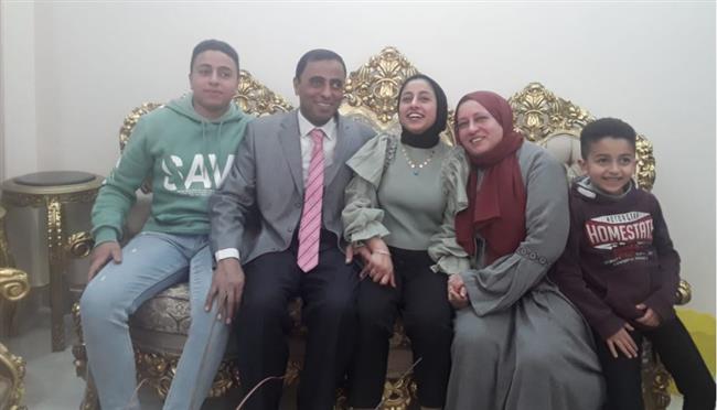 والد طالبة عائدة من أوكرانيا: مصر أكدت للطلاب أنها لن تتركهم لويلات الحرب 