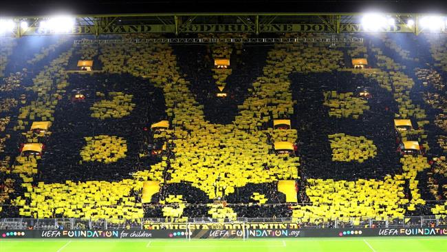 بوروسيا دورتموند يلغي عضوية جيرهارد شرودر بسبب الغزو الروسي لأوكرانيا
